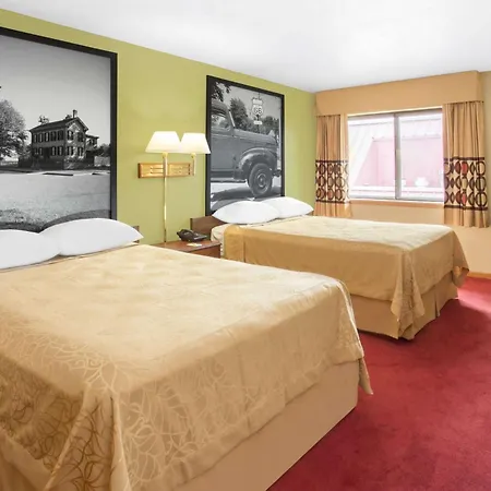 Super 8 By Wyndham Normal Bloomington
