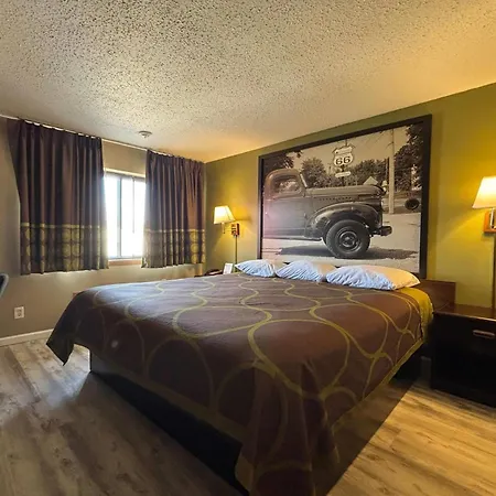 Super 8 By Wyndham Normal Bloomington