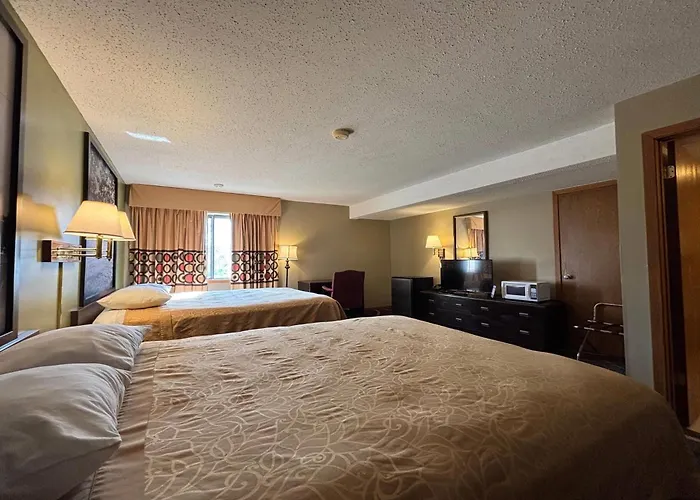 Super 8 By Wyndham Normal Motel Bloomington