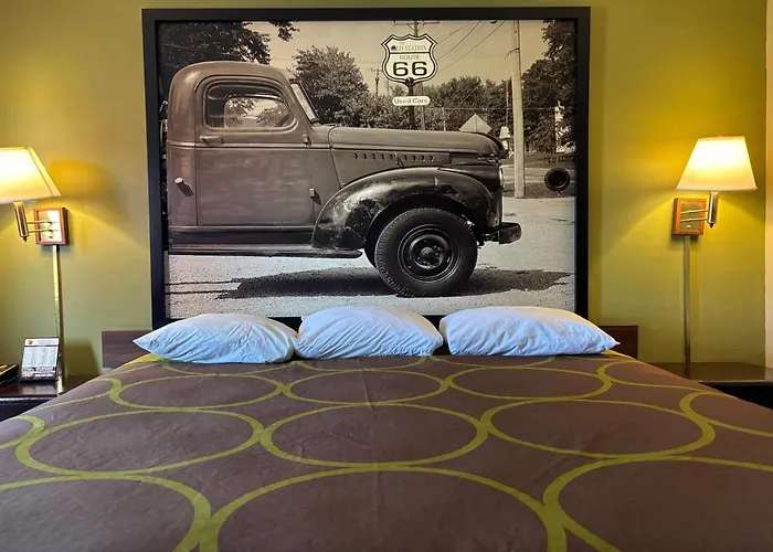 Motel Super 8 By Wyndham Normal