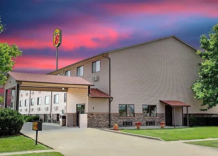 Super 8 By Wyndham Normal