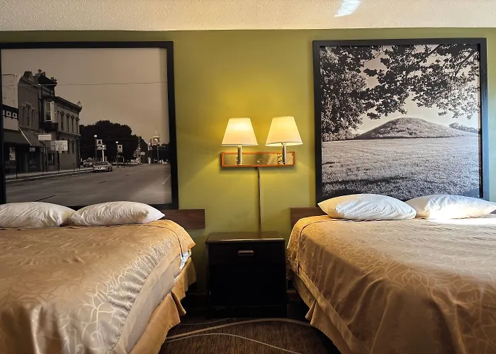 Super 8 By Wyndham Normal