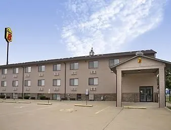 Super 8 By Wyndham Normal Bloomington